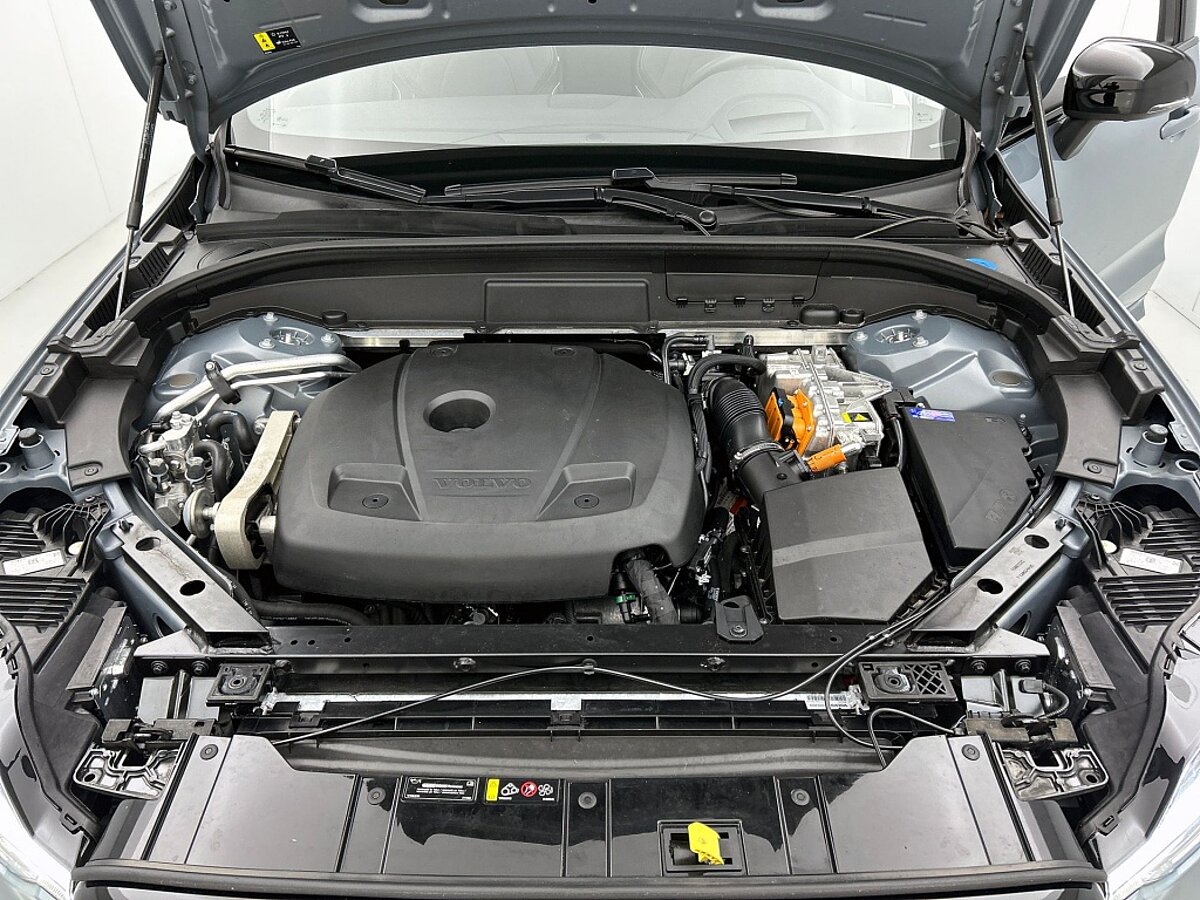 48340442 volvo xc60 2 0 t6 plug in hybrid awd ultimate dark luchtvering trekhaak 69