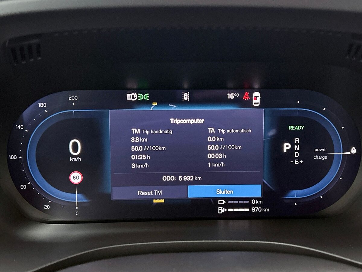 48687982 volvo xc60 2 0 t6 awd ultra dark 97