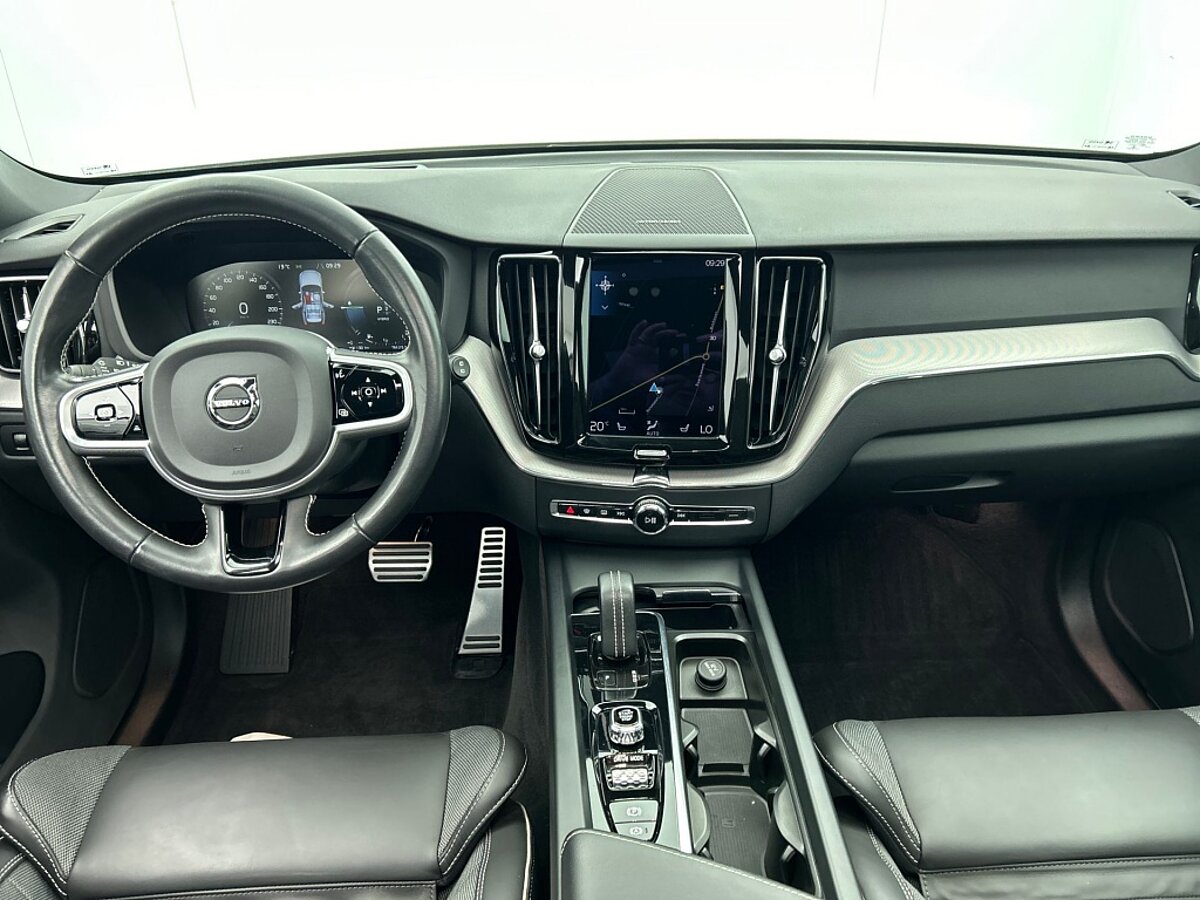 49295812 volvo xc60 2 0 t8 recharge r design 38