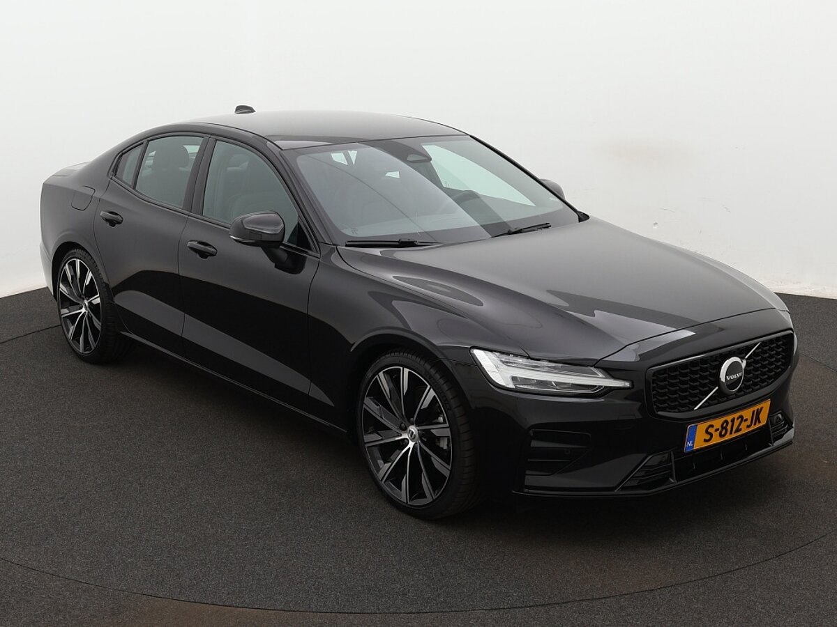 35329522 volvo s60 2 0 b3 plus dark 7 02