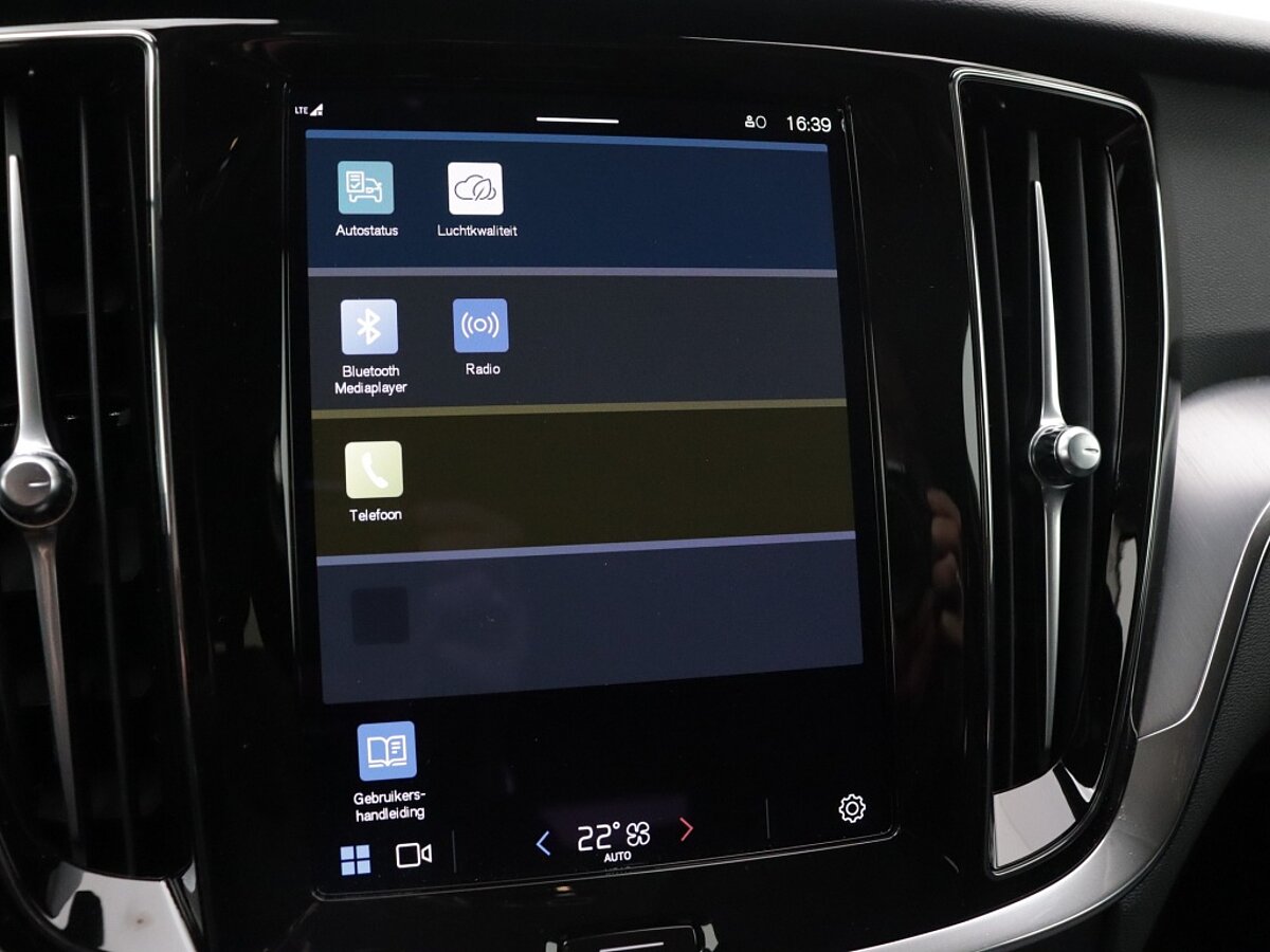 41451649 volvo v60 cross country 2 0 b5 awd core d3529b