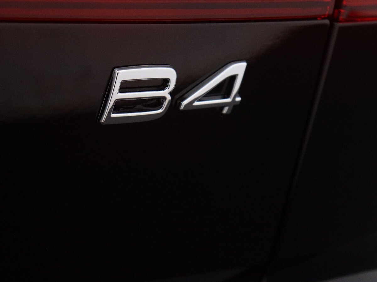 43755346 volvo v60 2 0 b4 197 pk plus dark nappa open grid bekleding electris 6b493d