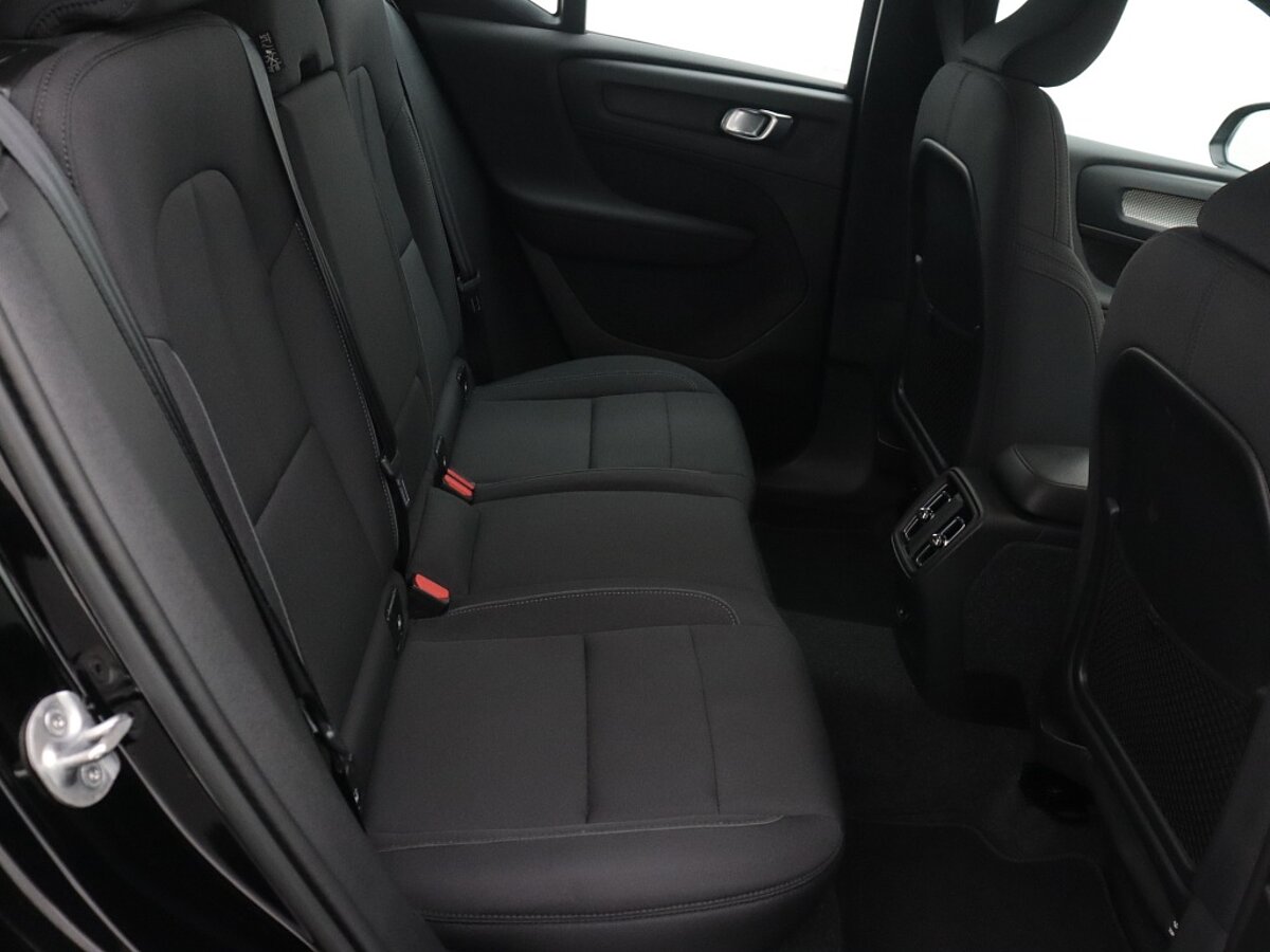 46647301 volvo xc40 recharge core stoelverwarming camera all season 38