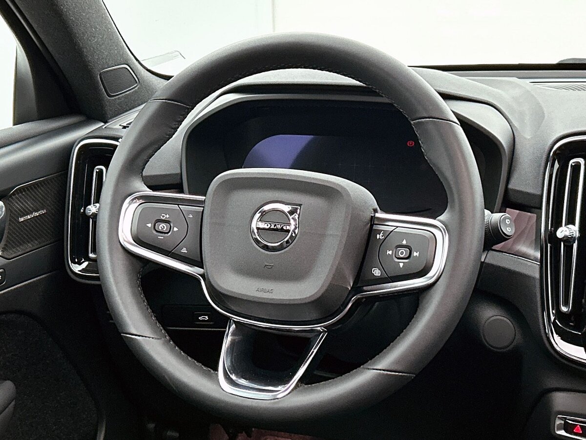 48534360 volvo xc40 ultimate pano 360 memory seats 20 inch all season 39