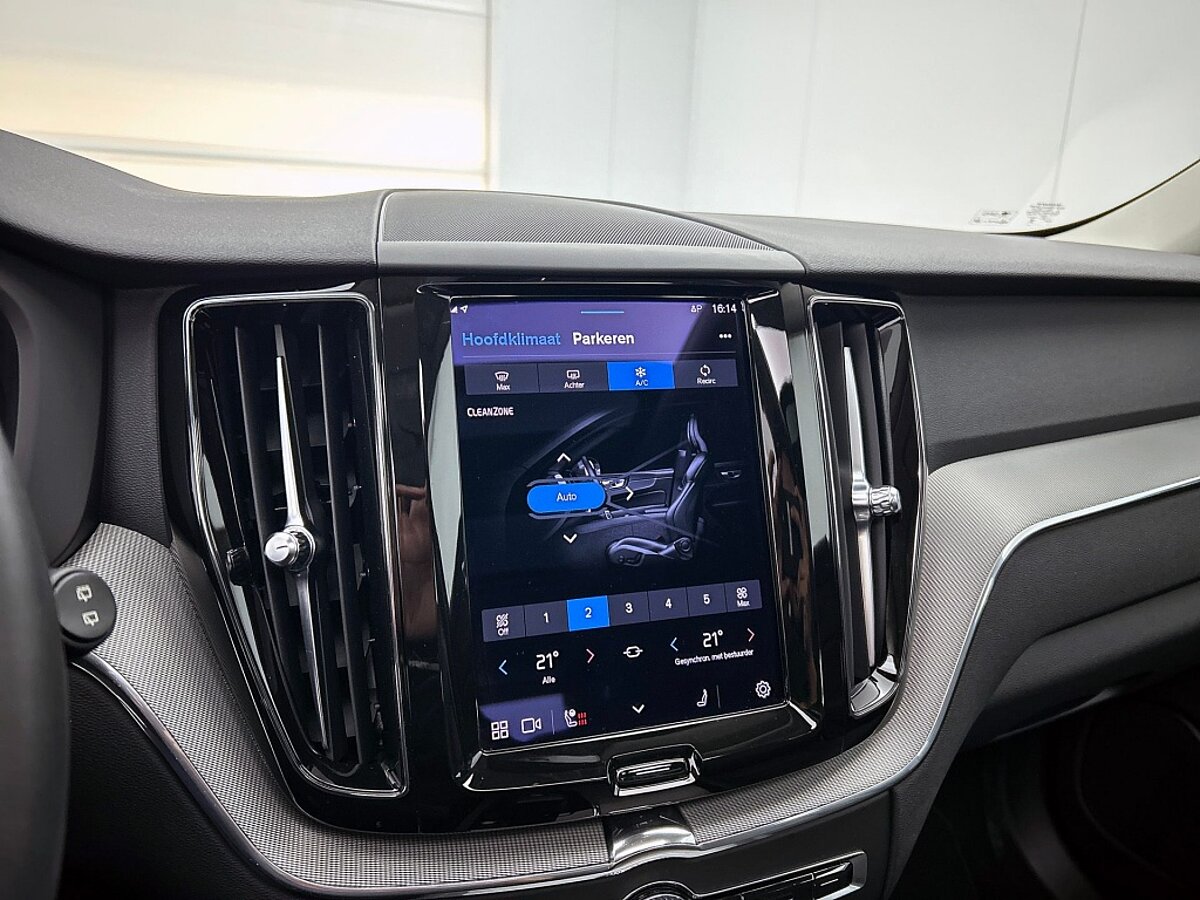 49484372 volvo xc60 2 0 t6 awd plus bright trekhaak leder panorama dak 61