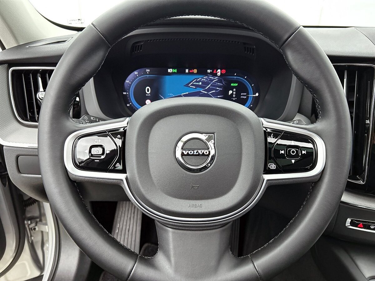 49717398 volvo xc60 2 0 t6 awd plus dark trekhaak 360a camera panoramadak 89