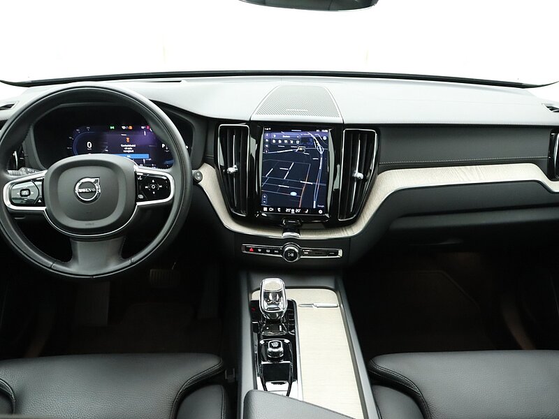 35825576 volvo xc60 2 0 t6 awd inscription 6 11