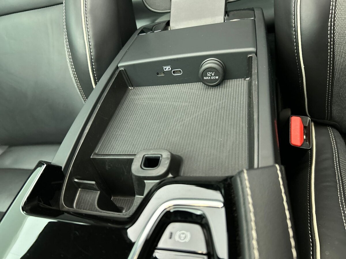 46737831 volvo v60 2 0 t6 awd plus dark 360a camera trekhaak panoramadak 67