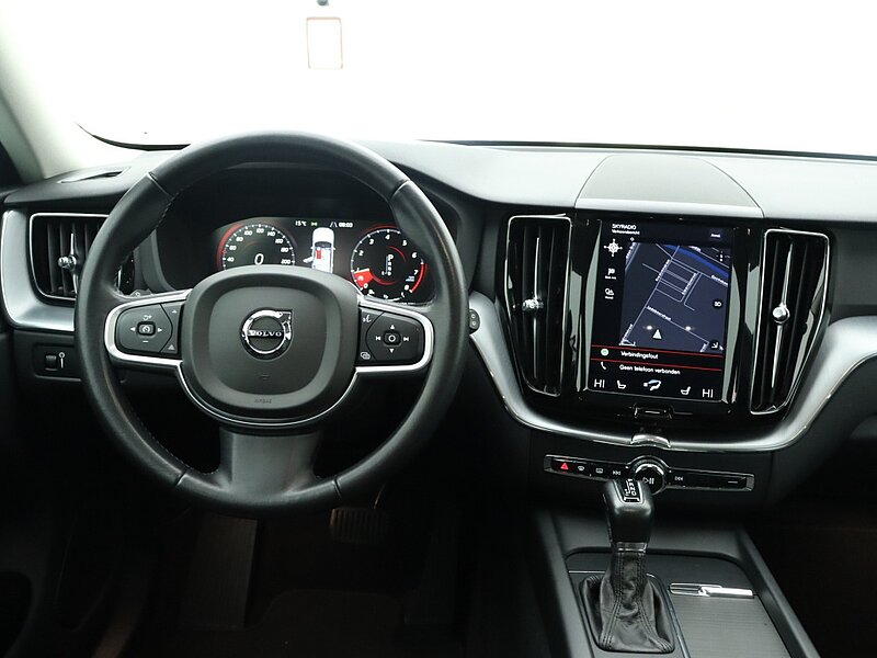 36146602 volvo xc60 2 0 t5 momentum 6 11