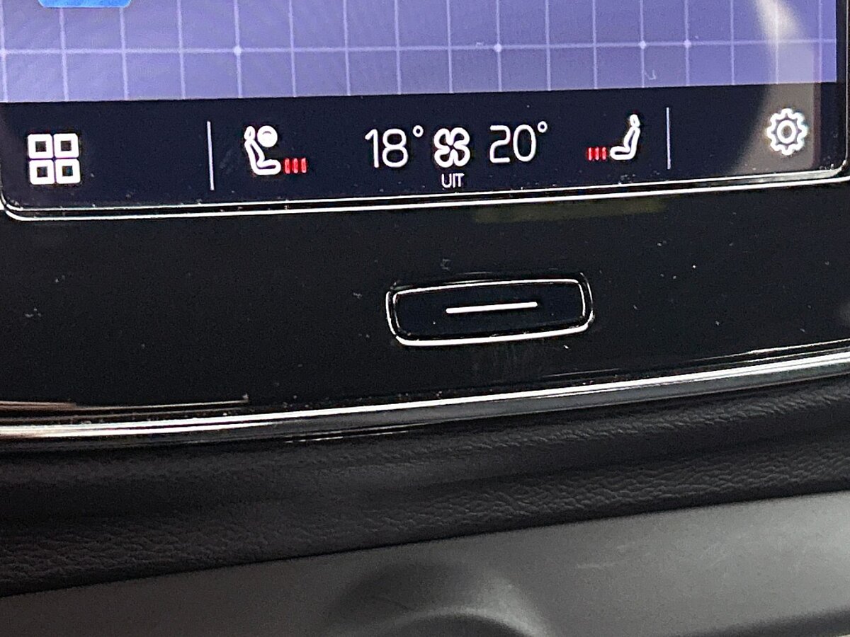 45933217 volvo xc40 recharge plus 92