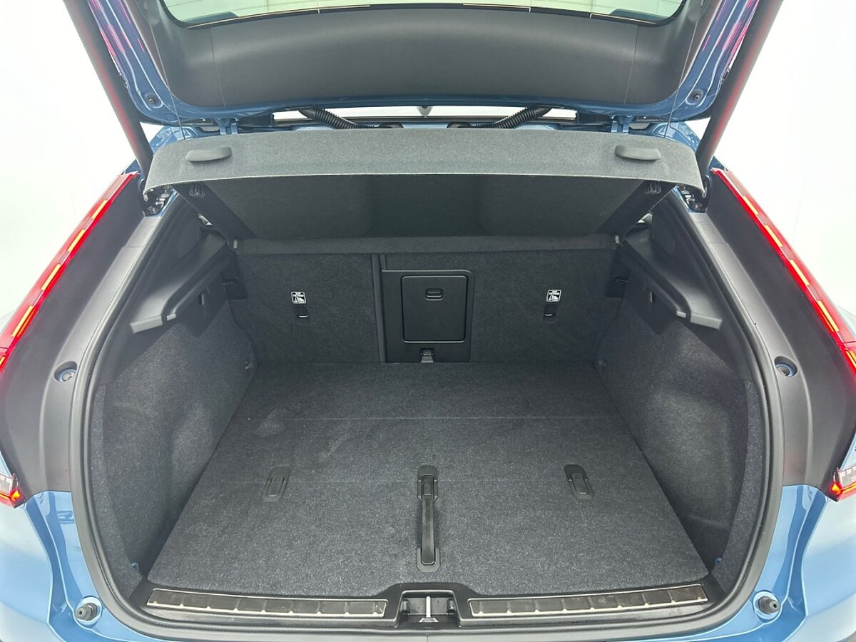 46688063 volvo c40 extended range plus 82 kwh trekhaak extra getint glas 56