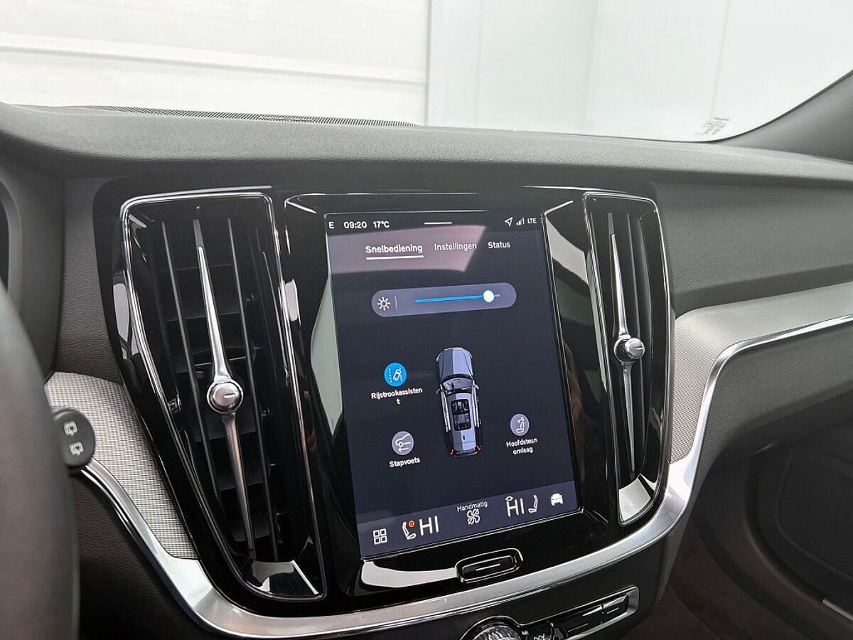 49671201 volvo v60 t6 twin plus dark nieuw actie van 64 480 voor 59985 7