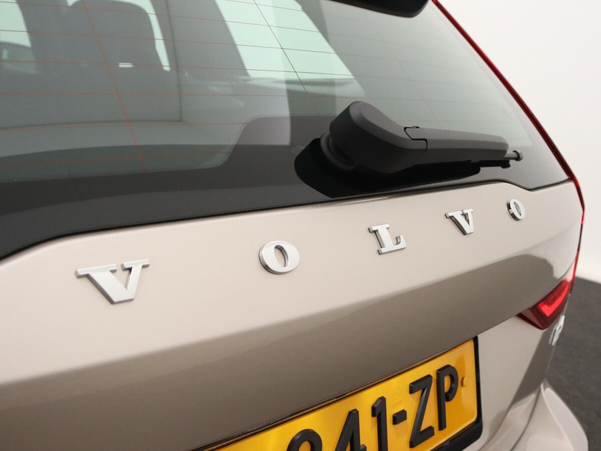 35173088 volvo v60 2 0 b4 plus dark 43
