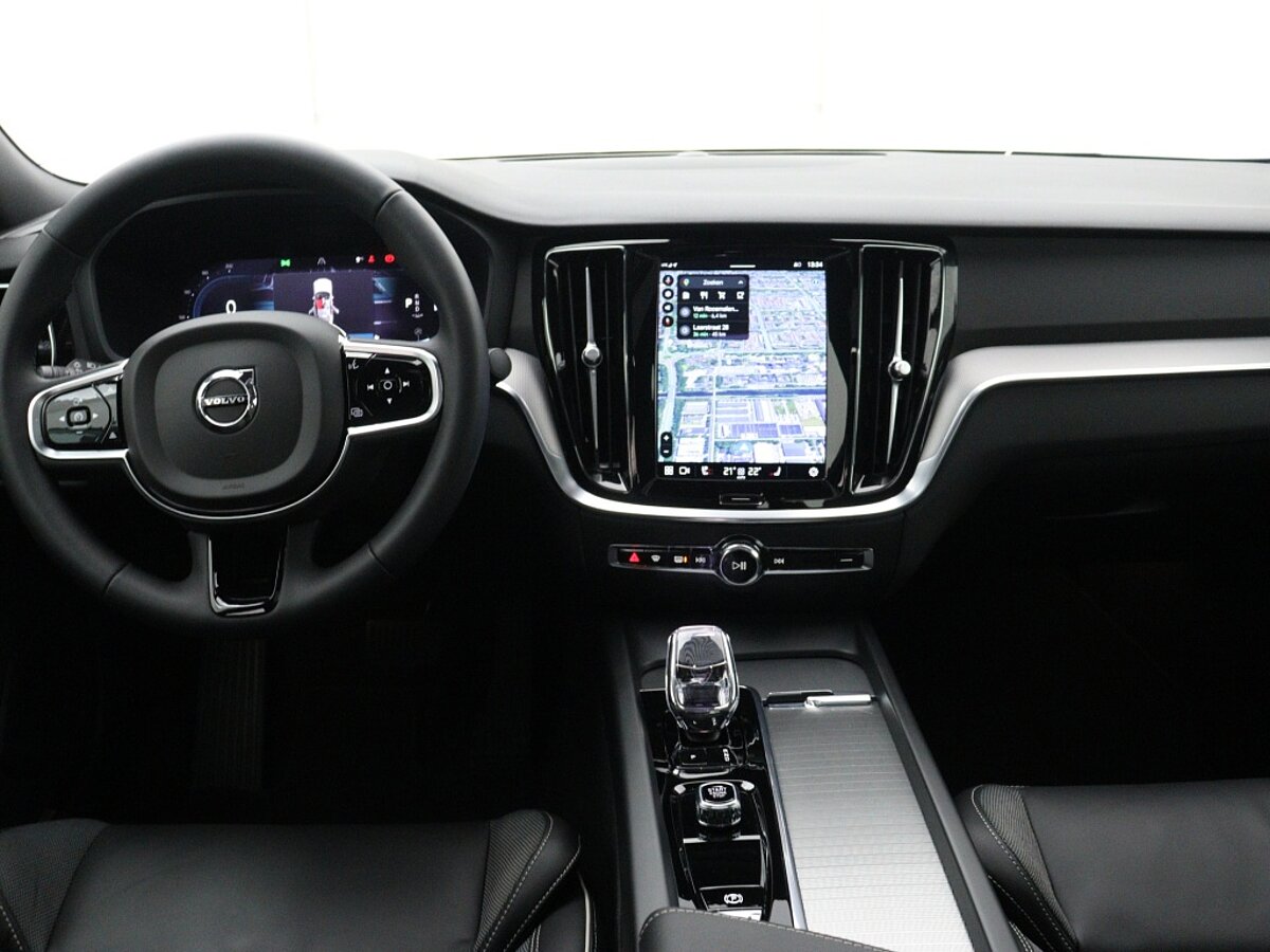 42113203 volvo s60 2 0 b4 plus dark panoramadak 19 lm velgen 5 12