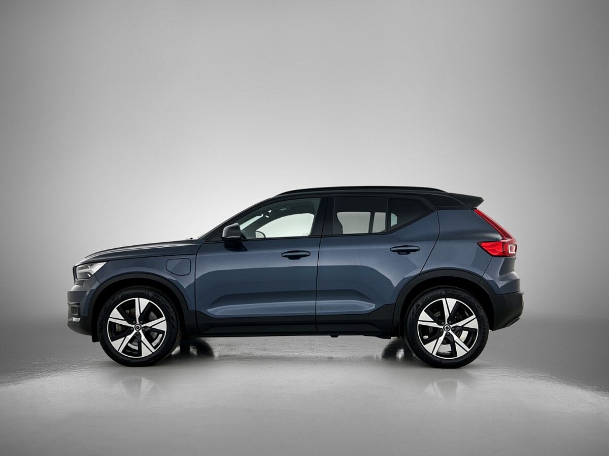 46060545 volvo xc40 1 5 t4 recharge r design 2 06