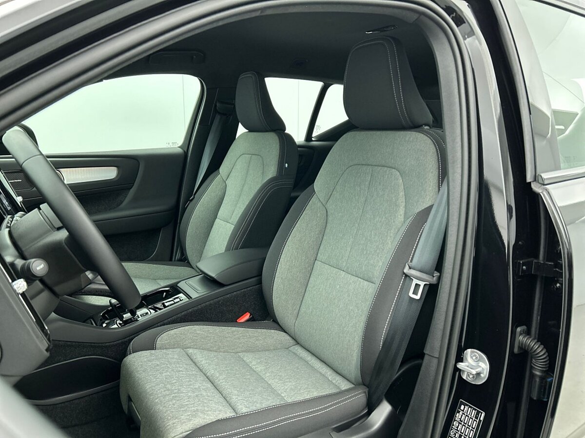 47459109 volvo xc40 2 0 b4 plus dark 66