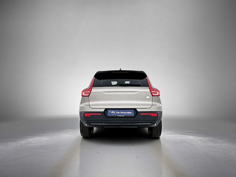 45077468 volvo xc40 1 5 t4 r design climate pack camera nubuck 6 05