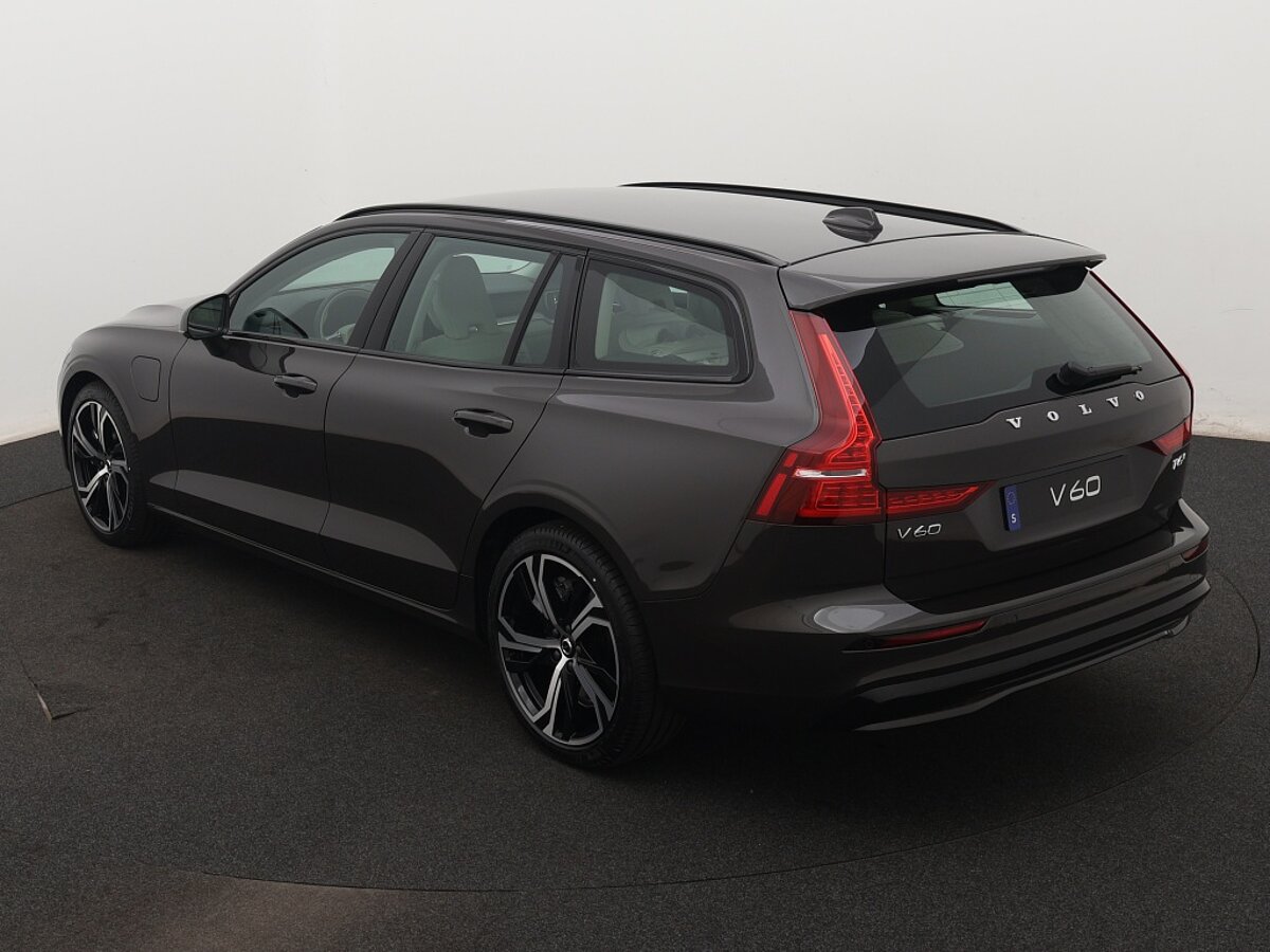 39204298 volvo v60 2 0 t6 awd plus dark 3 13