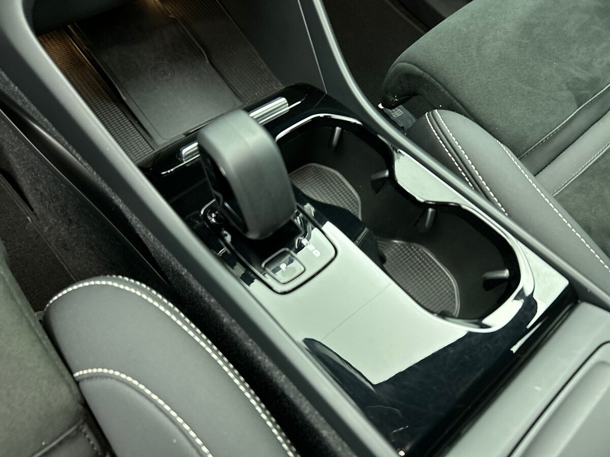 44407024 volvo xc40 recharge plus 70 kwh 74