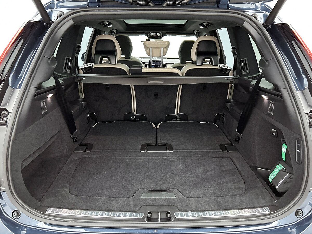 46277113 volvo xc90 2 0 t8 awd ultra bright 04