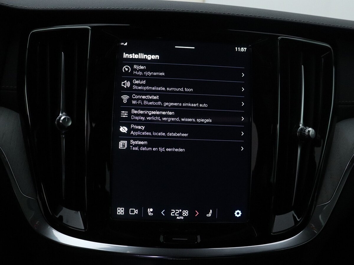 47805517 volvo v60 2 0 t6 awd ultimate bright stoelventilatie panorama dak 84b3b5