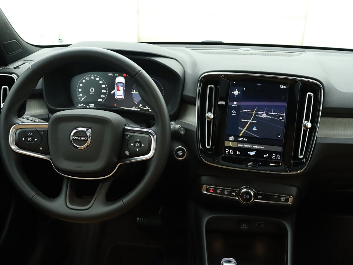 35487775 volvo xc40 1 5 t5 phev inscription panomama dak harman kardon leder 7 06