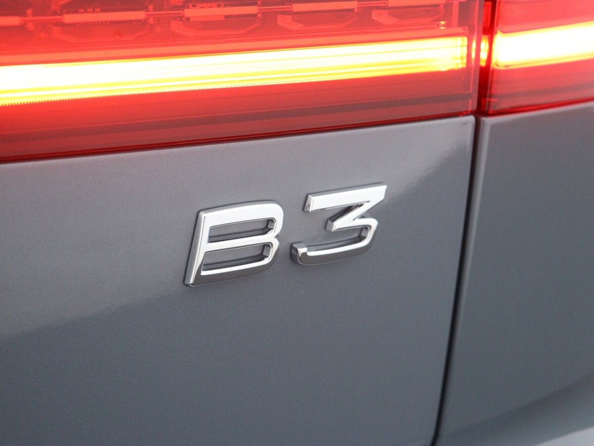 43755968 volvo v60 2 0 b3 plus dark sportstoelen zwarte hemel camera 3458a6