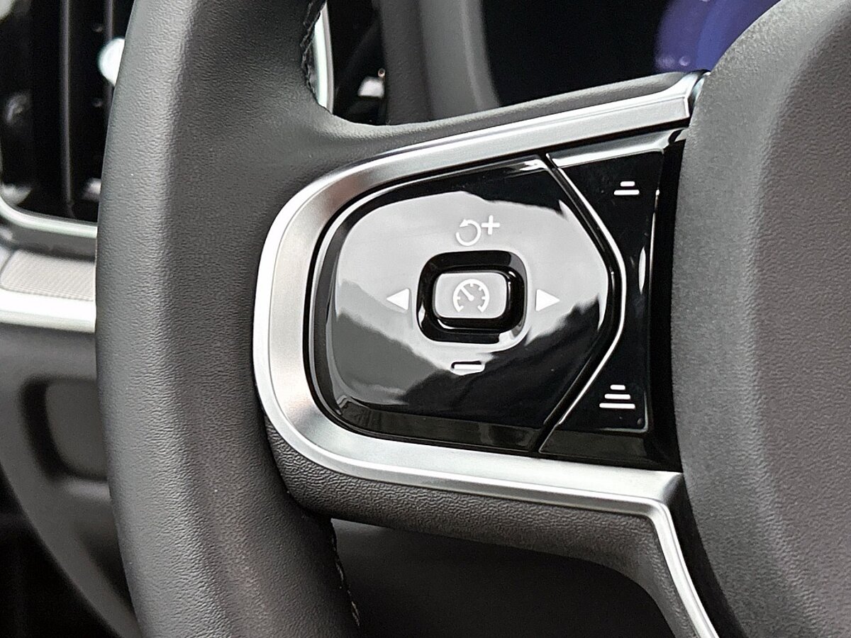 46060619 volvo v60 2 0 t6 awd plus dark 360a camera trekhaak panoramadak 45