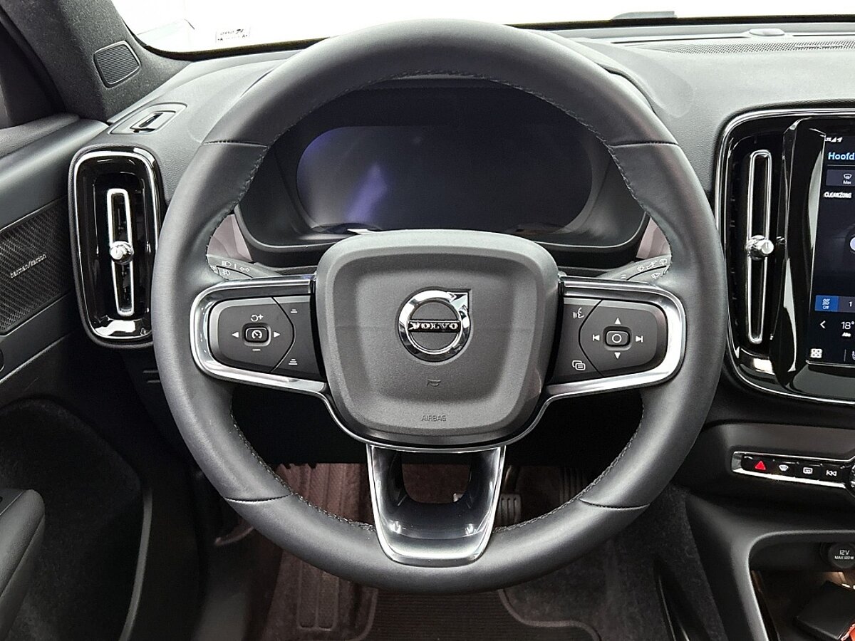 46742271 volvo xc40 extended range ultimate 82 kwh 20inch velgen panoramadak 52