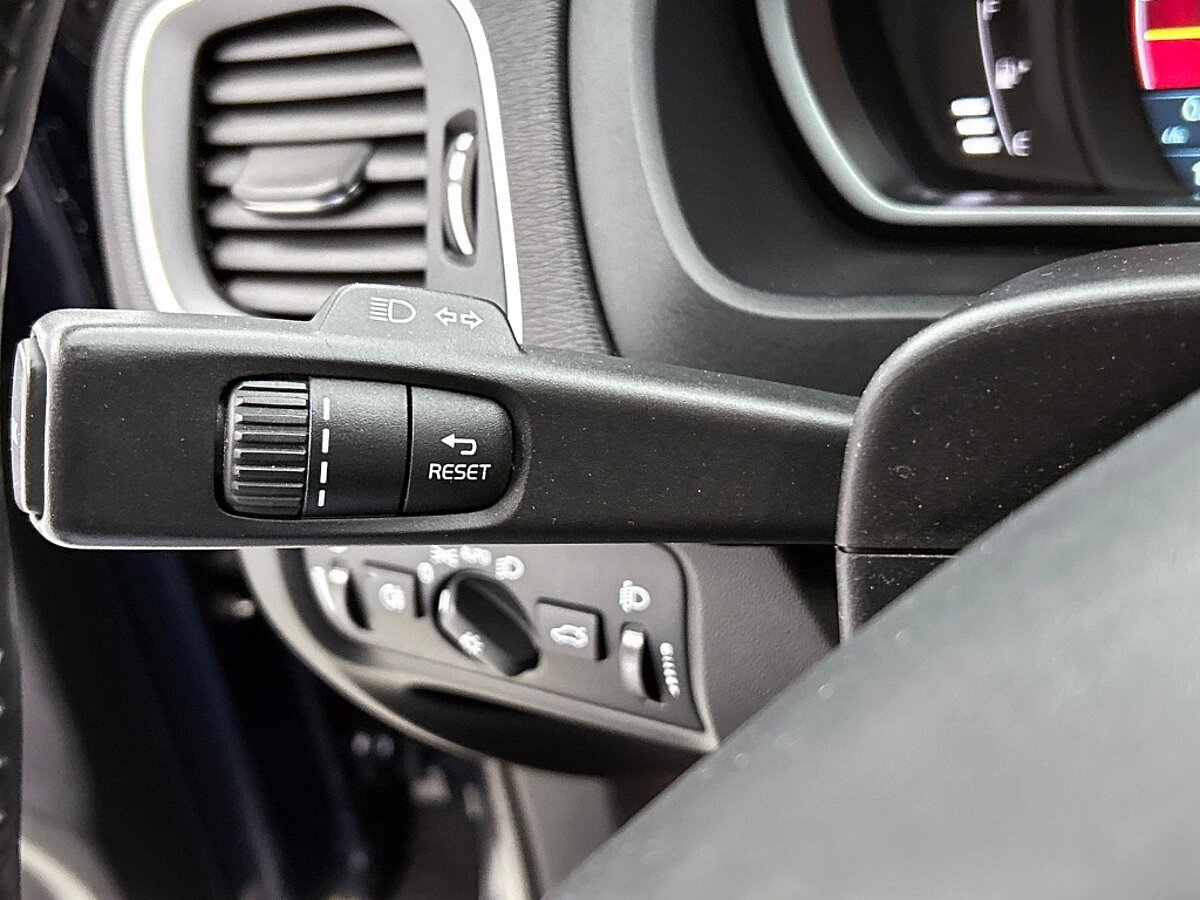 49112989 volvo v40 1 6 t4 summum climate pack memory seats leder 43