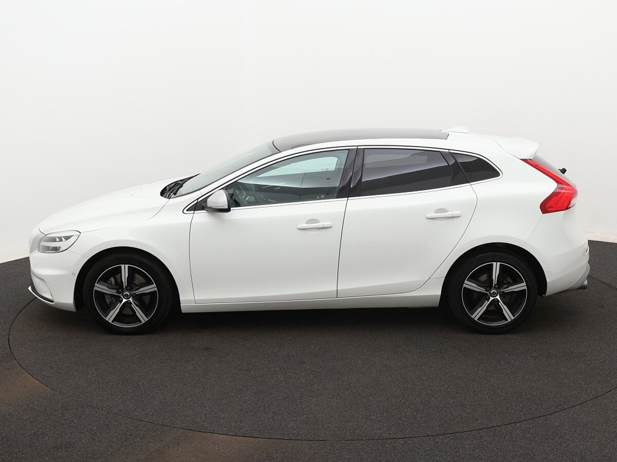 35952887 volvo v40 1 5 t3 polar sport 2 03
