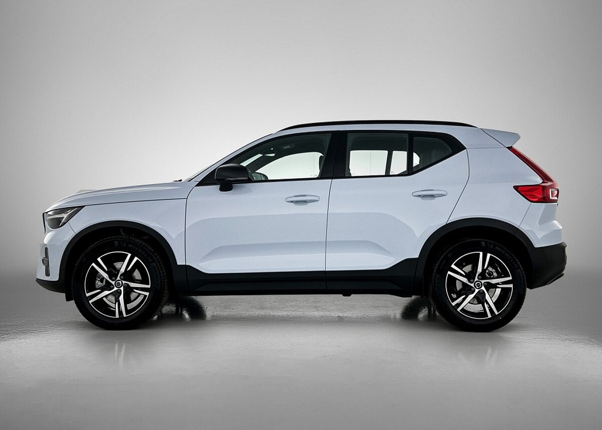 48294878 volvo xc40 2 0 b4 plus dark 2 02