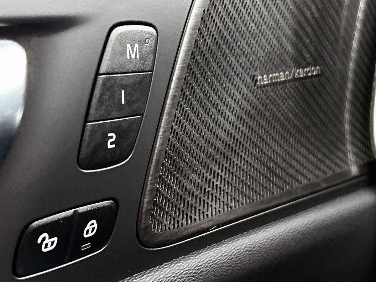 49833650 volvo v60 2 0 t6 awd plus dark trekhaak 360 camera harman kardon aud 88