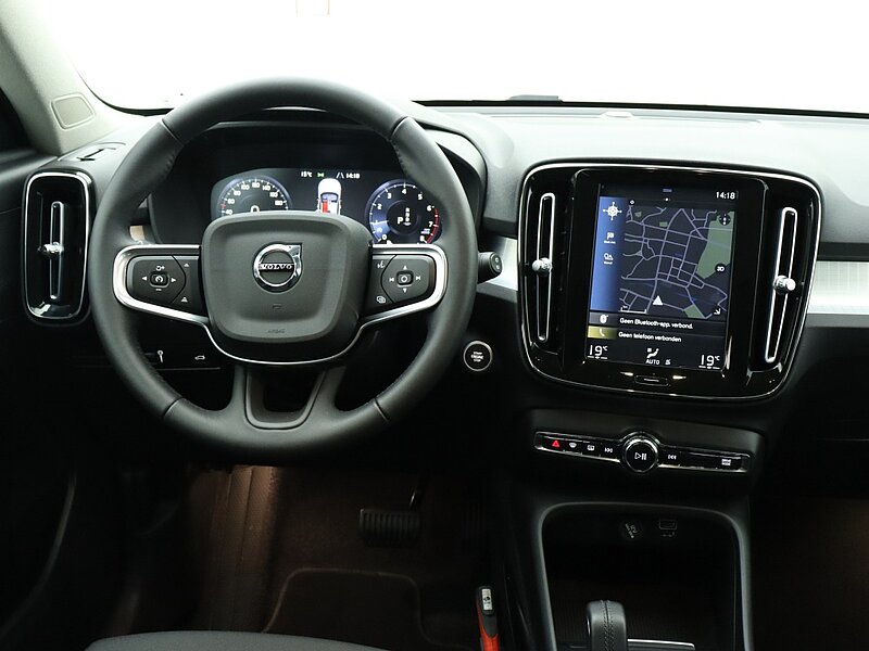 35952895 volvo xc40 t3 geartronic business pro adaptive cruise camera blis 6 03