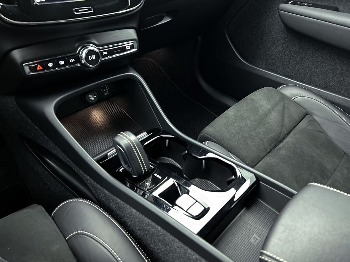 44247487 volvo xc40 1 5 t4 rech r design trekhaak 9