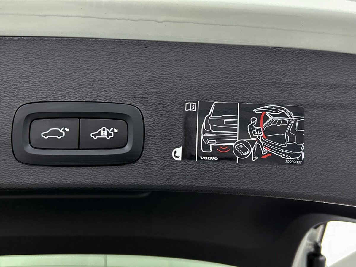 45493404 volvo xc40 1 5 t4 recharge r design panoramadak 41
