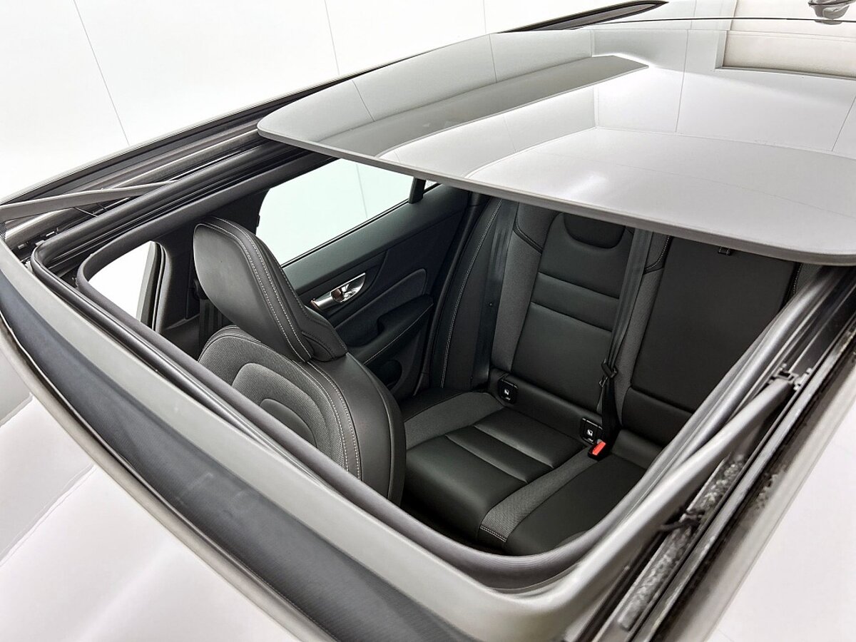 45956154 volvo v60 2 0 t6 awd plus dark 360a camera trekhaak panoramadak 49a608