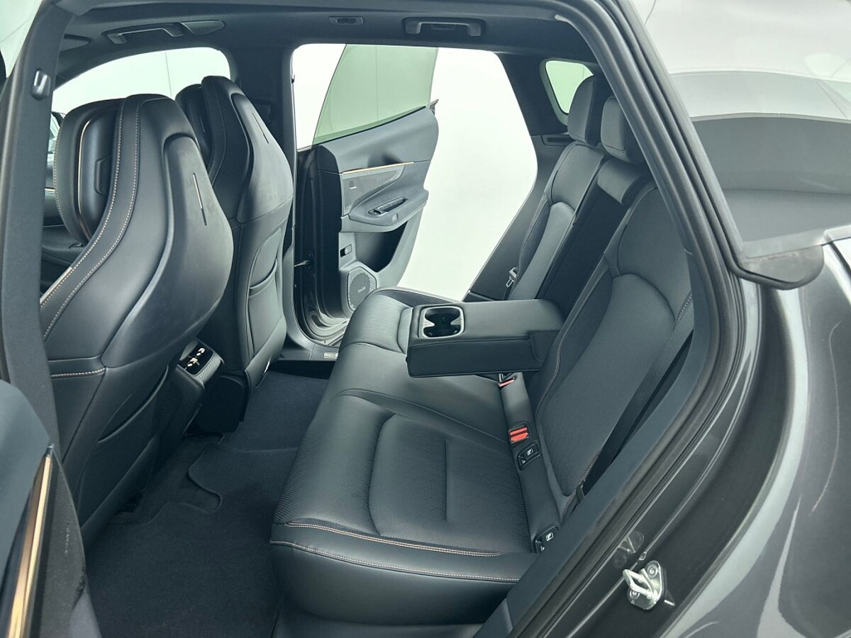 46691496 lynk co 08 more 345 pk 200km phev full option dealer demo 7