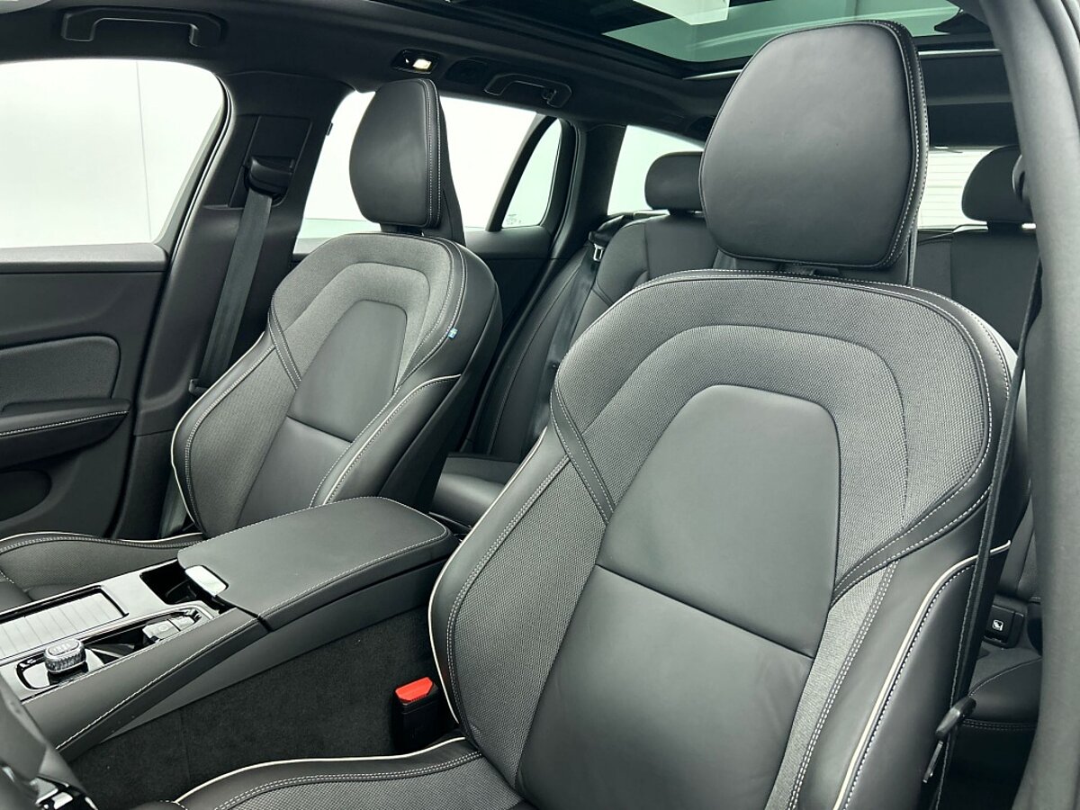 46986772 volvo v60 2 0 t6 awd plus dark 54