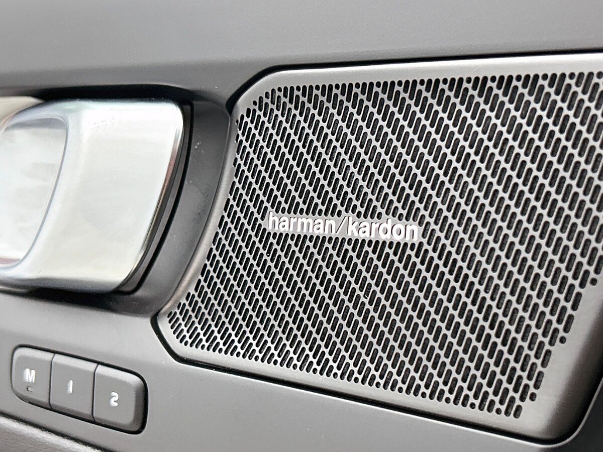 48515761 volvo xc40 2 0 b4 plus dark 19 inch trekhaak voorruit verwarming d5e01f