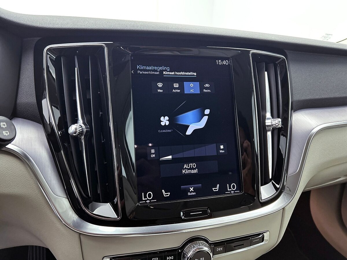 49484399 volvo v60 t5 momentum climate pack pilot assist camera h k blis 08