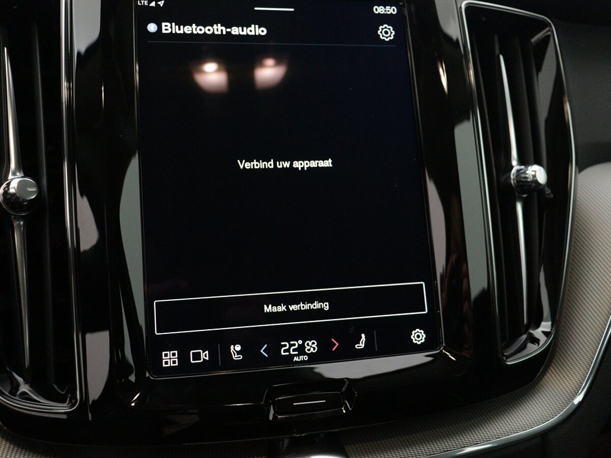 43680818 volvo xc60 2 0 t8 awd plus dark harman kardon 56
