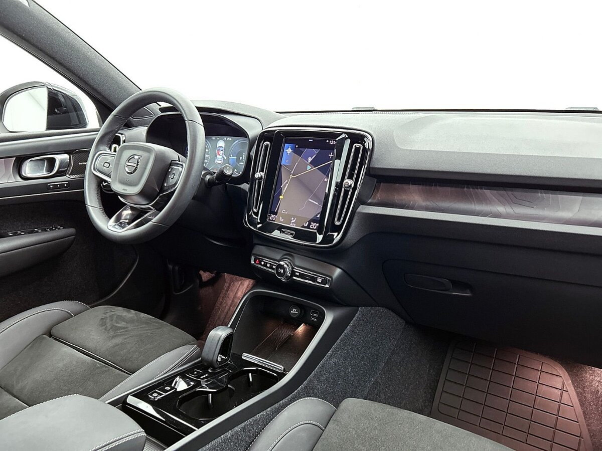 46060550 volvo xc40 1 5 t4 plus dark 69