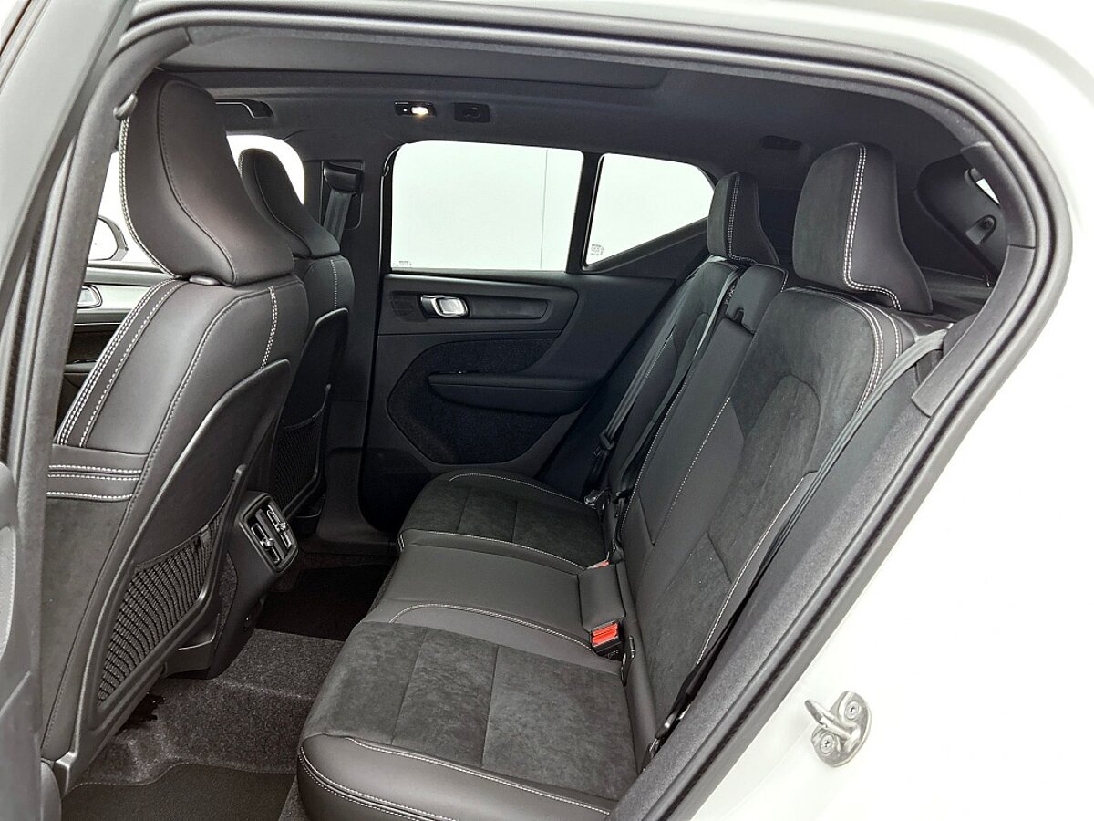 46502610 volvo xc40 xc40 b4 plus black edition panoramadak nubuck bekleding 06