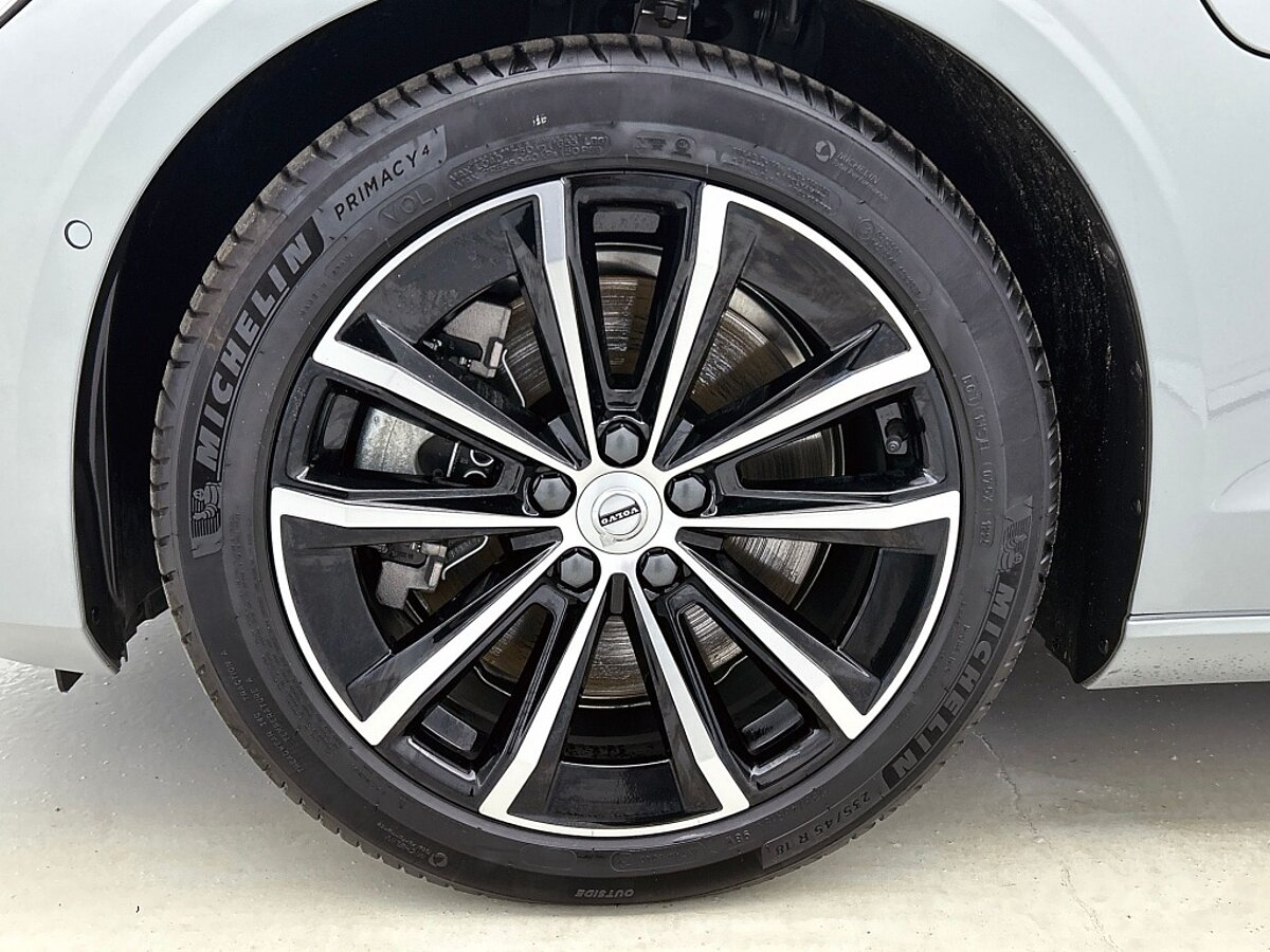 47443693 volvo v60 2 0 t6 awd dark 47