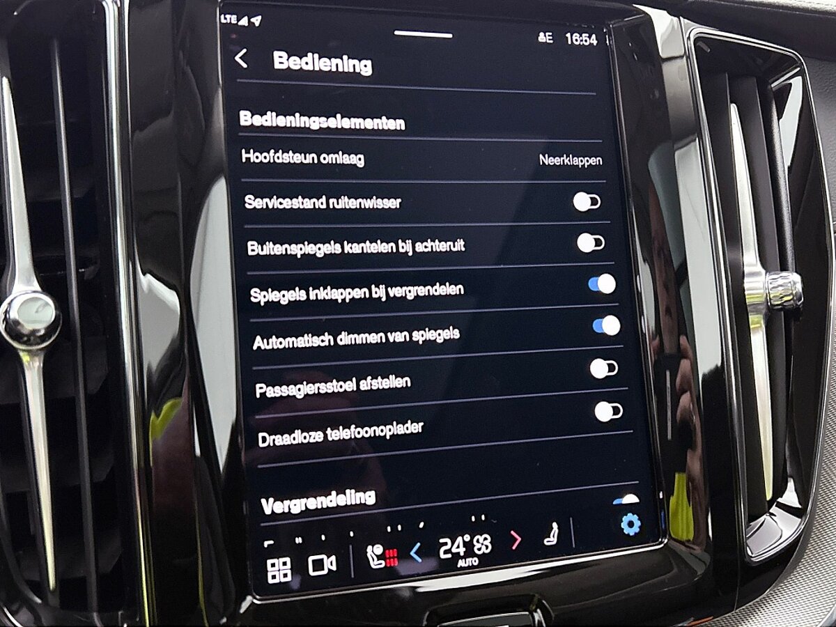 47588242 volvo xc60 2 0 t6 plug in hybrid awd ultimate dark 360 camera adative 160668