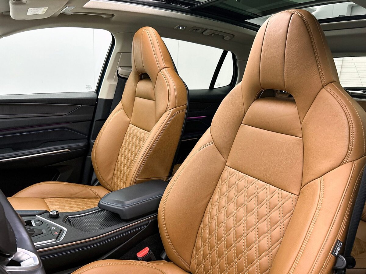 49377669 lynk co 01 1 5 lederen bekleding zwarte velgen 12 maanden garantie 04