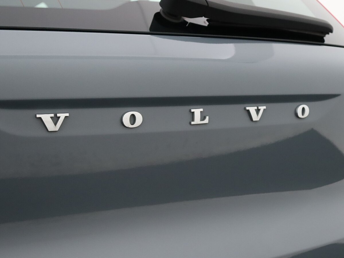 35603828 volvo xc40 1 5 t4 recharge r design expression 84