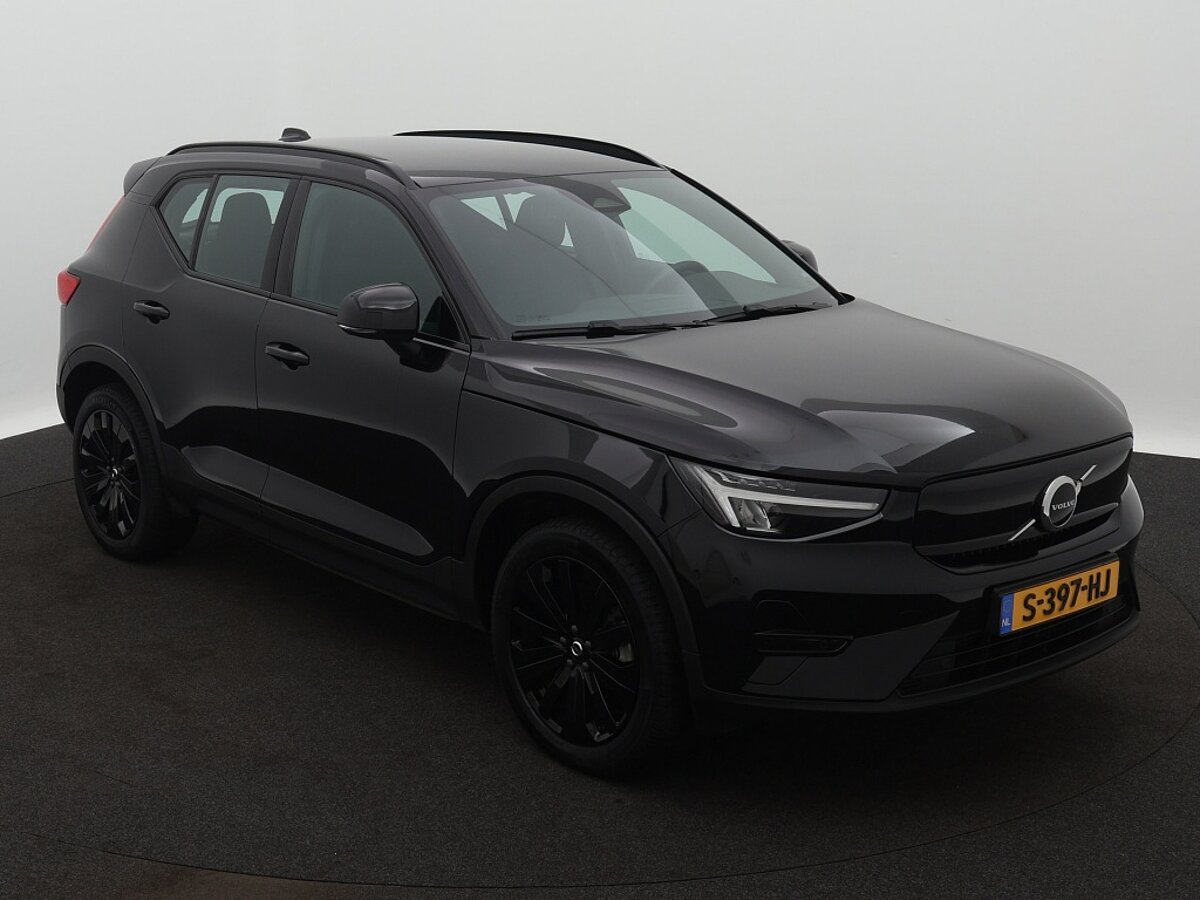 41639630 volvo xc40 recharge plus black pack 7 05