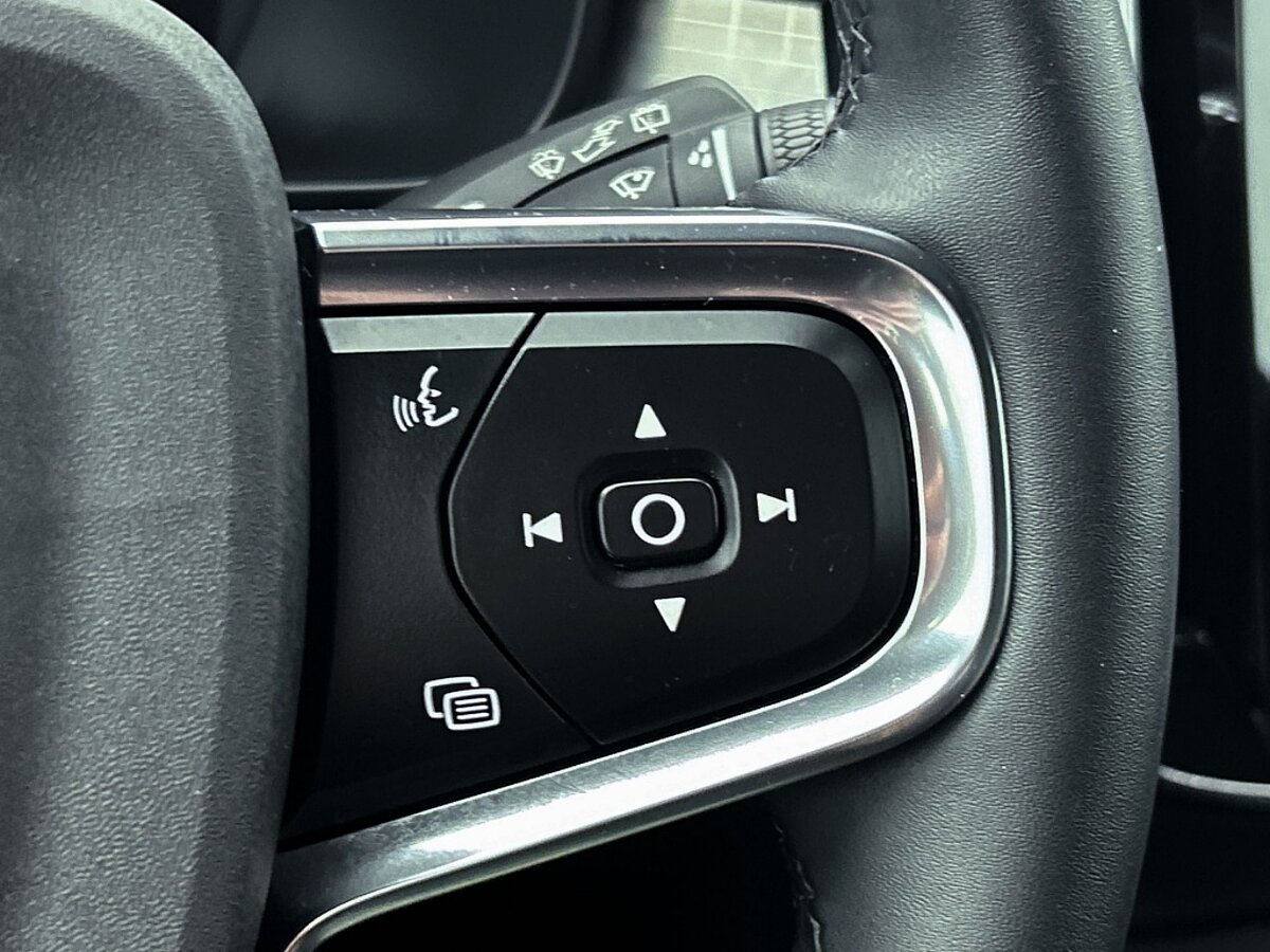 45055180 volvo xc40 1 5 t4 recharge plus dark trekhaak harman kardon 40